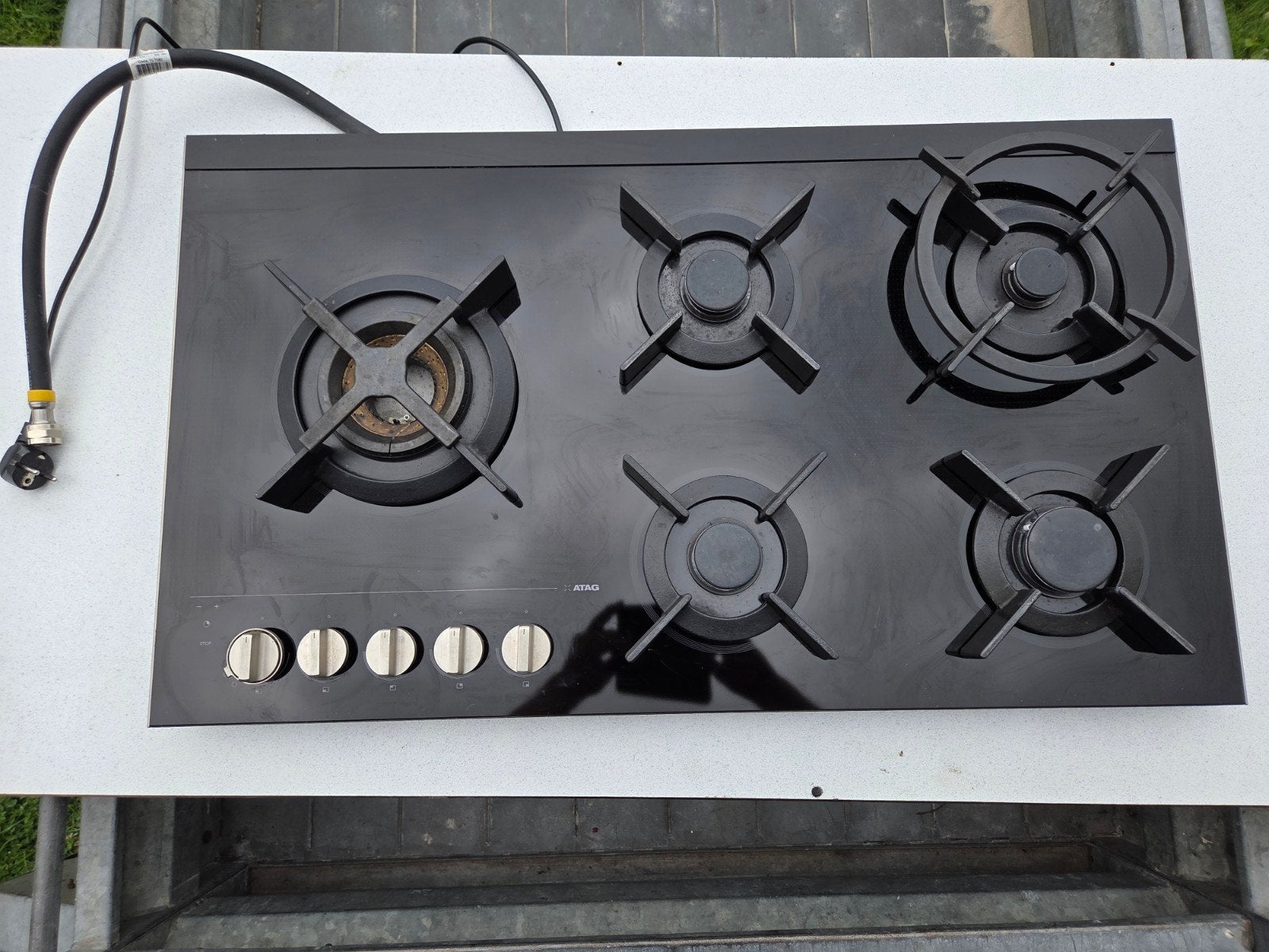 ATAG Gas kookplaat met 5 Kookzones - Zwart Glas, Ophalen, 4 kookzones, Gas, Vrijstaand