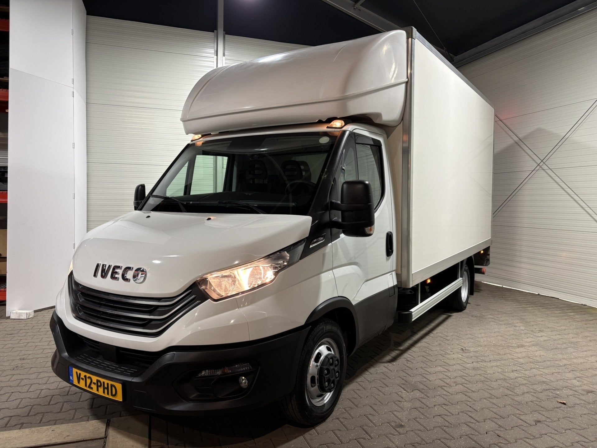 Iveco Daily35C16 3.0 Dubbel lucht VVB487 Prijs zoals getoond, Automaat, Gebruikt, 4 cilinders, Iveco