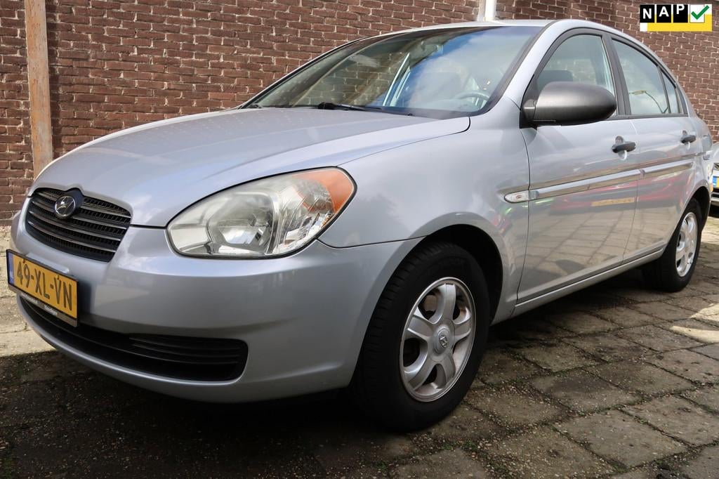 Hyundai Accent 1.6i Dynamic *Rijklaarprijs *Dealeronderhoude, Auto's, Voorwielaandrijving, 1599 cc, 4 cilinders, Metallic lak