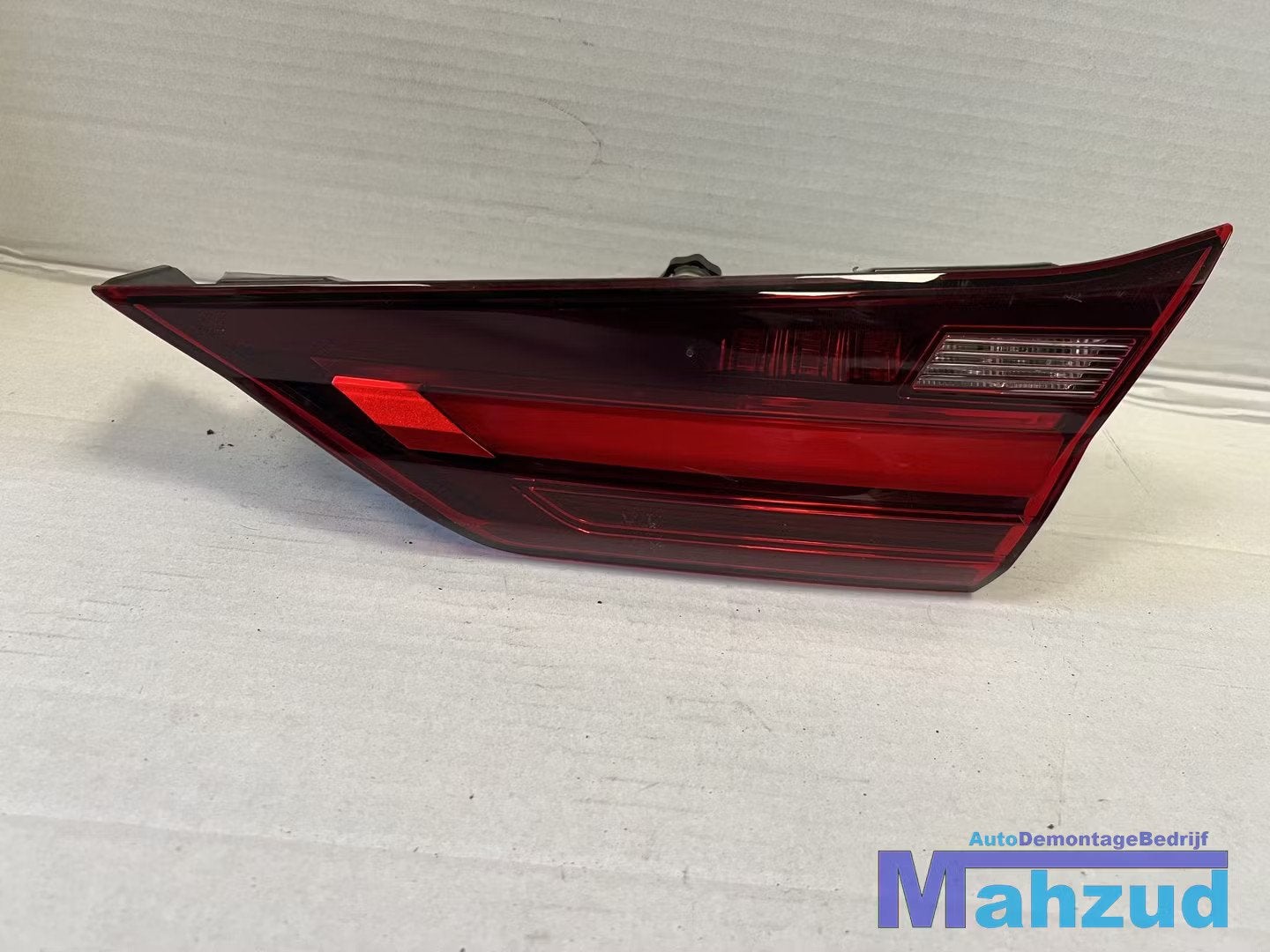 BMW 1 SERIE F40 rechts binnen achterlicht 2019+, Auto-onderdelen, Petuelring 130
80788  Munich, DE, Gebruikt, Info@bmw.de, Ophalen of Verzenden