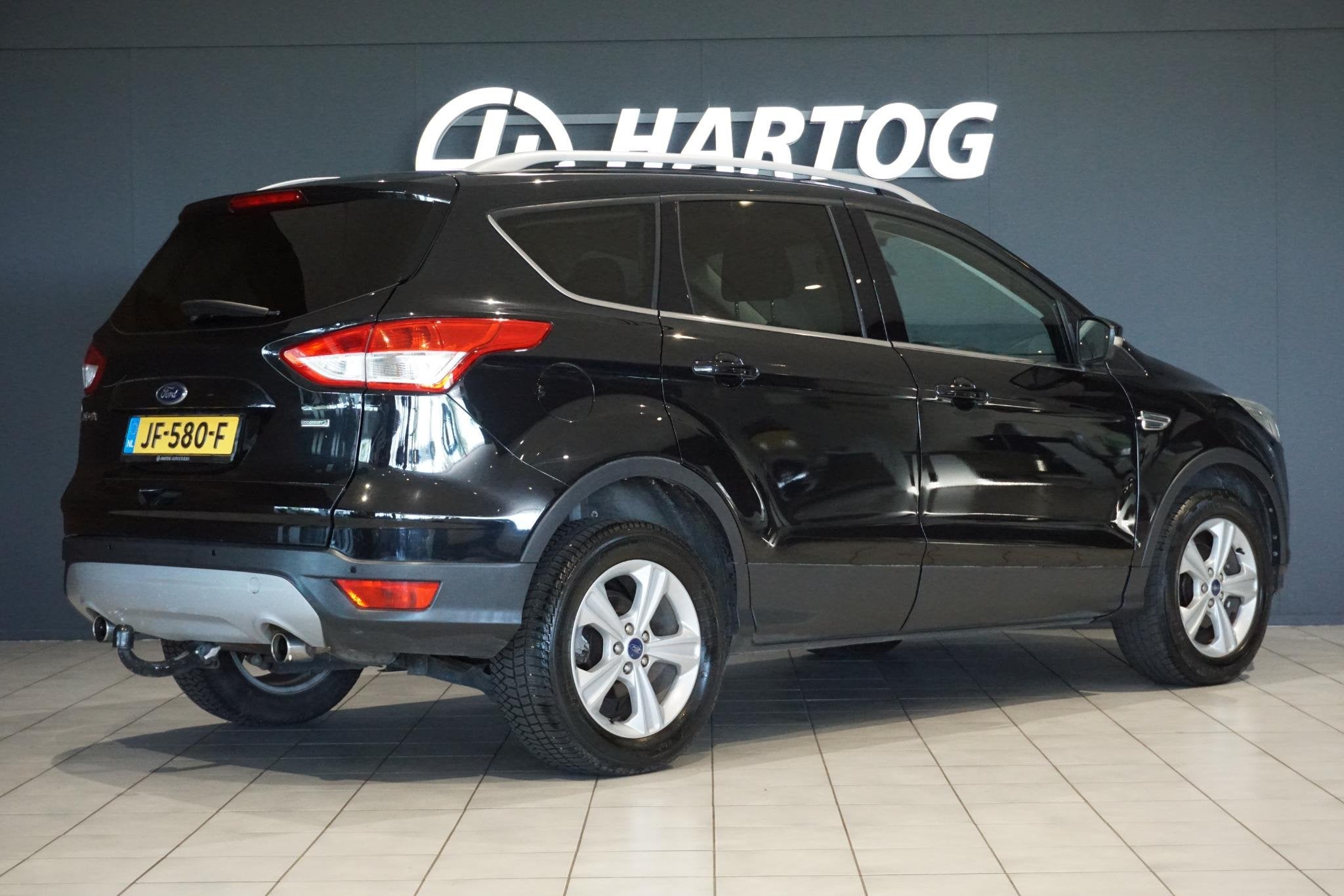 Ford Kuga 1.5 150PK + TREKHAAK / STOELVERWARMING, Auto's, Euro 6, 4 cilinders, Zwart, Bedrijf