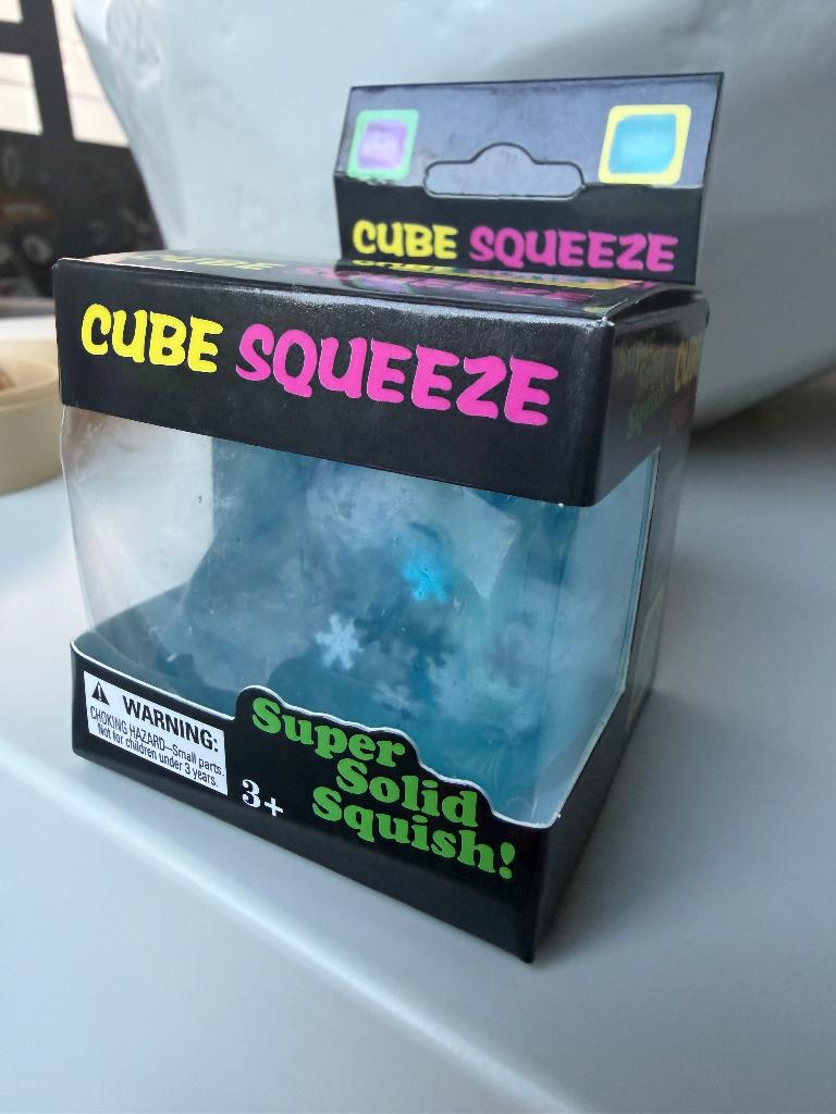 Cube Squeeze Needoh, Ophalen of Verzenden, Zo goed als nieuw