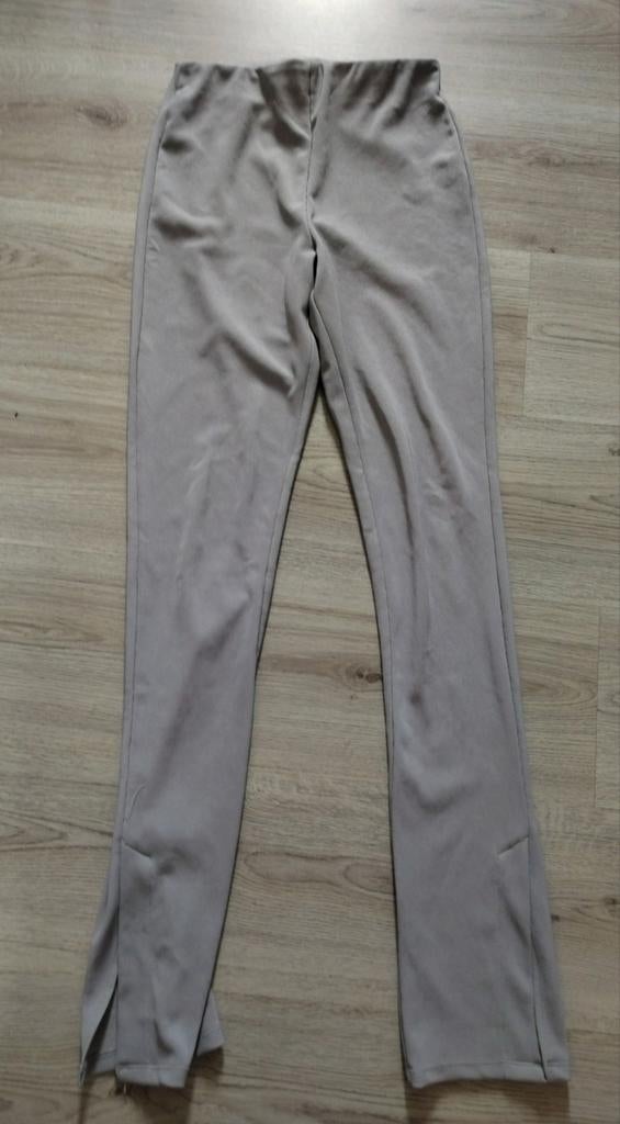 ZARA Ribbroek met split - Maat M, Beige, Ophalen of Verzenden, Zo goed als nieuw, Lang