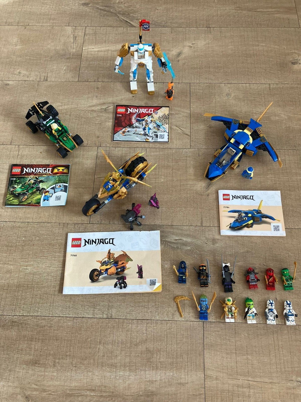 Lego Ninjago sets 71761, 71768, 71784, 71700 + 11 poppetjes, Ophalen of Verzenden, Zo goed als nieuw