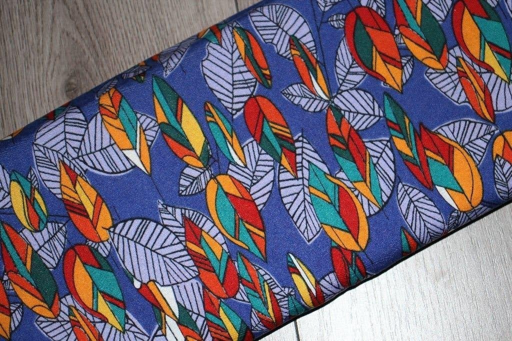 Tricot stof - Paars met gekleurde blaadjes #2530 €6p/m, 120 cm of meer, Paars, Ophalen of Verzenden, Katoen