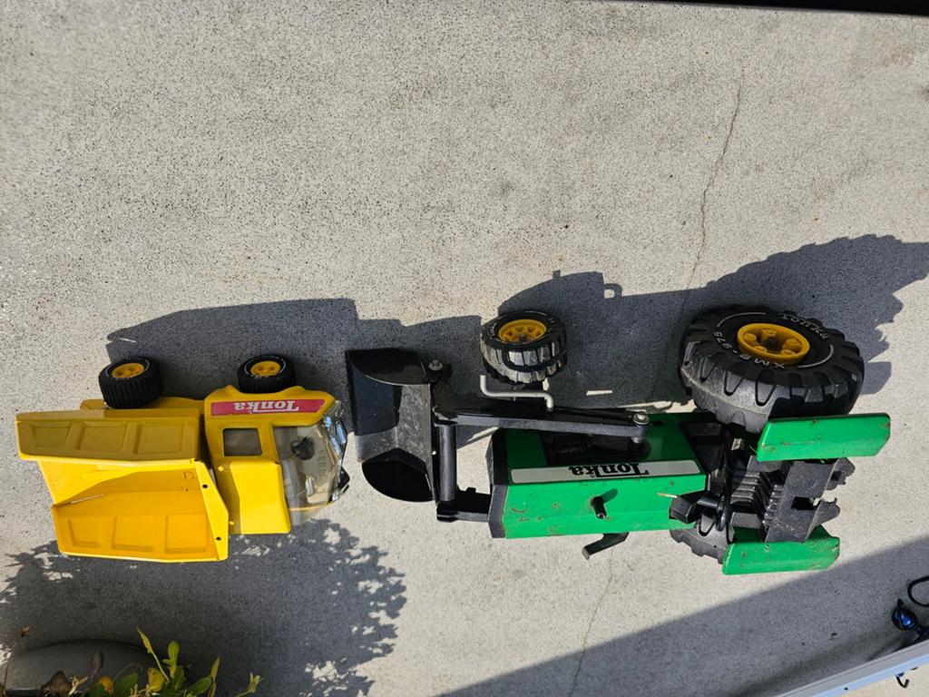 Twee Tonka, uiteraard metaal ca. 50 jaar oud., Ophalen