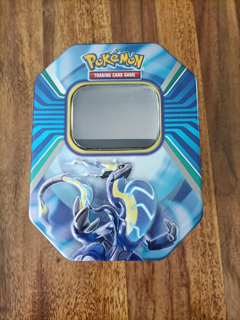 Pokémon Trading Card Game Tin Box - Kyurem, Ophalen of Verzenden, Zo goed als nieuw, Overige typen