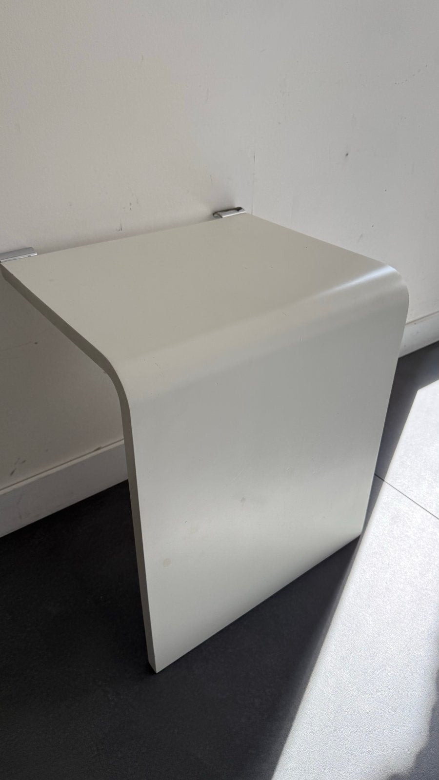 Auping Auronde bijzettafel Alpine wit 48 cm hoog, Ophalen, Minder dan 45 cm, Minder dan 55 cm, Gebruikt