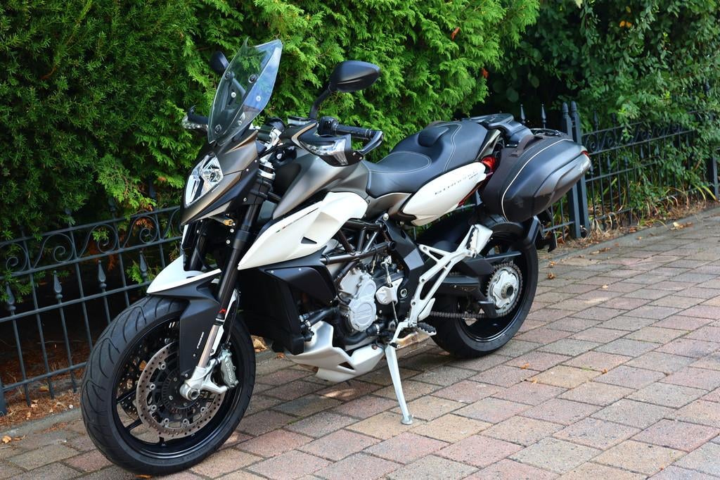 MV Agusta STRADALE 800 F3 ABS EAS TC QSHIFTER (bj 2015), Motoren, Motoren | MV Agusta, Bedrijf, Sport, Meer dan 35 kW, 798 cc