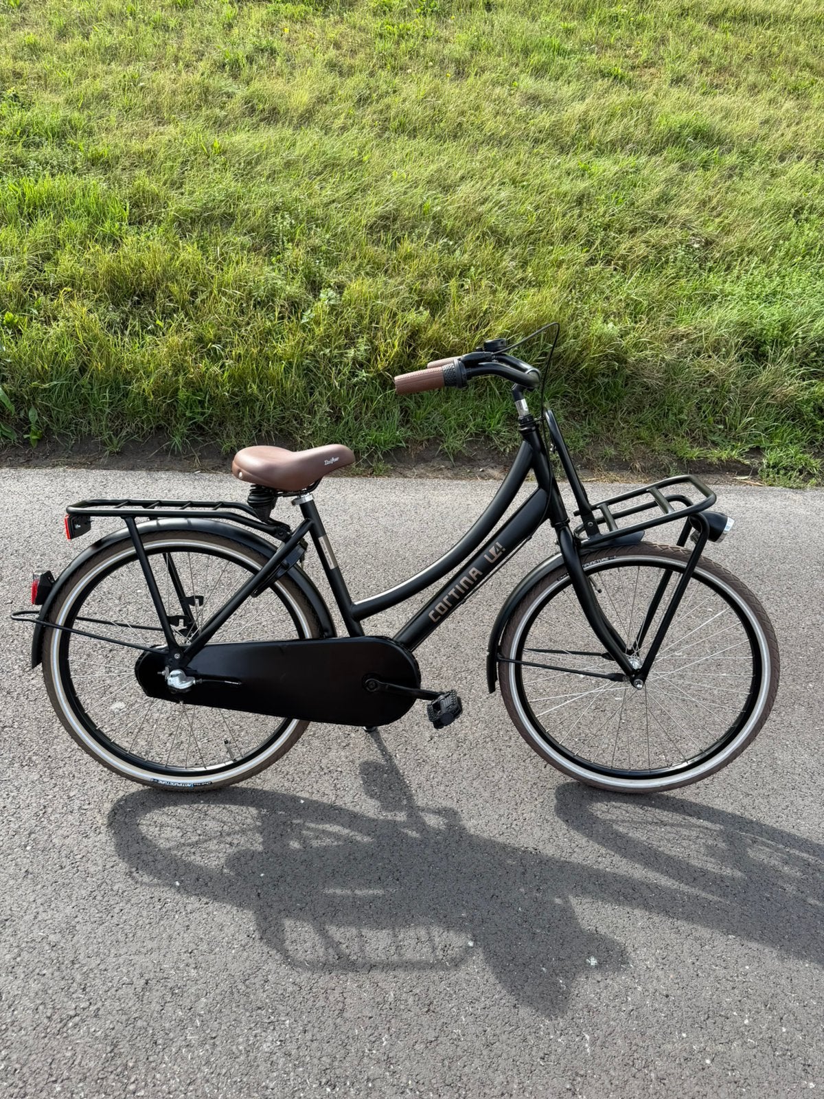 Cortina U4 - 24 inch - meisjes fiets - Jett Black Matt, Ophalen, Zo goed als nieuw, Versnellingen