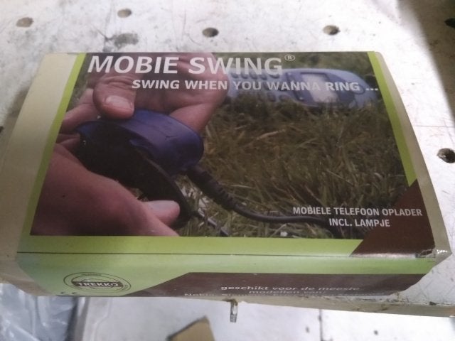 Mobie Swing handdynamo voor het laden van de gsm, Telecommunicatie, Ophalen of Verzenden, Nieuw