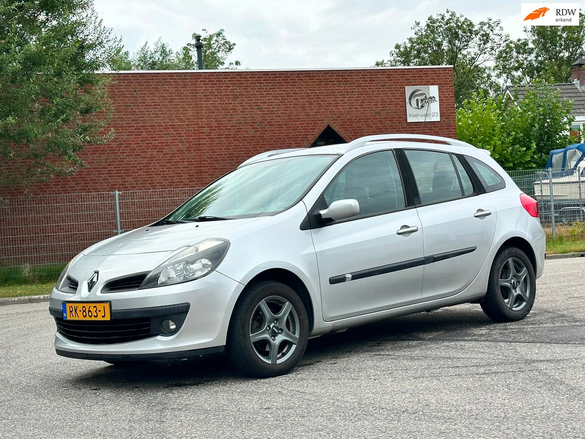 Renault Clio Estate 1.2 TCE Corporate Cruise*Airco*Trekhaak*, Voorwielaandrijving, Dealer onderhouden, Gebruikt, 4 cilinders