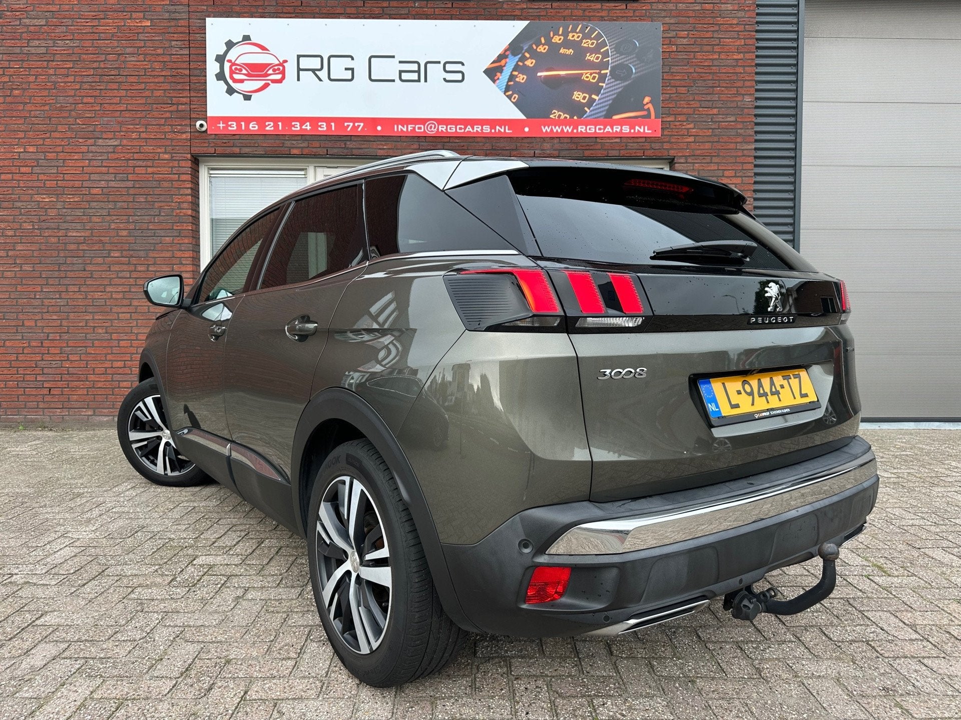 Peugeot 3008 1.2 PureTech GT Line / Navi / Virtual / PDC / R, Gebruikt, 1199 cc, Met garantie (alle), Leder en Stof