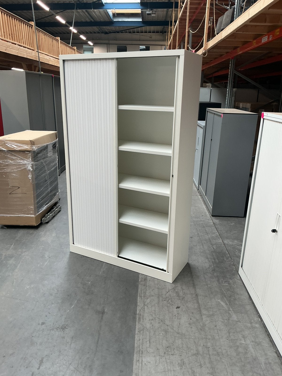 Roldeurkast | Garagekast | 197x120x43 cm | Cremewit, Gebruikt, 100 tot 150 cm, ., Ophalen of Verzenden