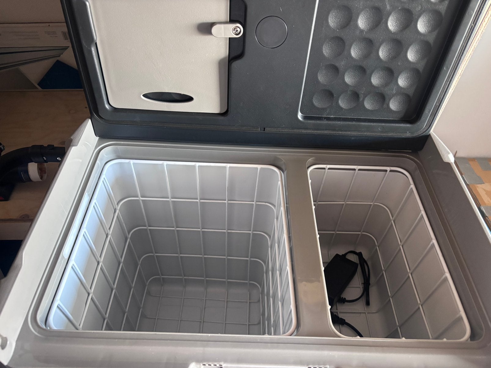 Steamy-E Dual Zone 61 elektrische koelbox op wielen - 58L, Ophalen of Verzenden, Zo goed als nieuw, Compressor