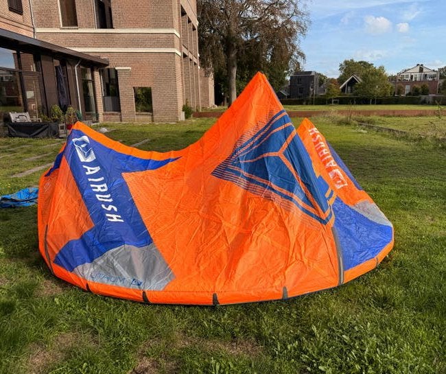 Airush Lithium 12m² - of als hele set 6/8/10/12 Lithium!, Ophalen, Gebruikt, Geen board, Kite
