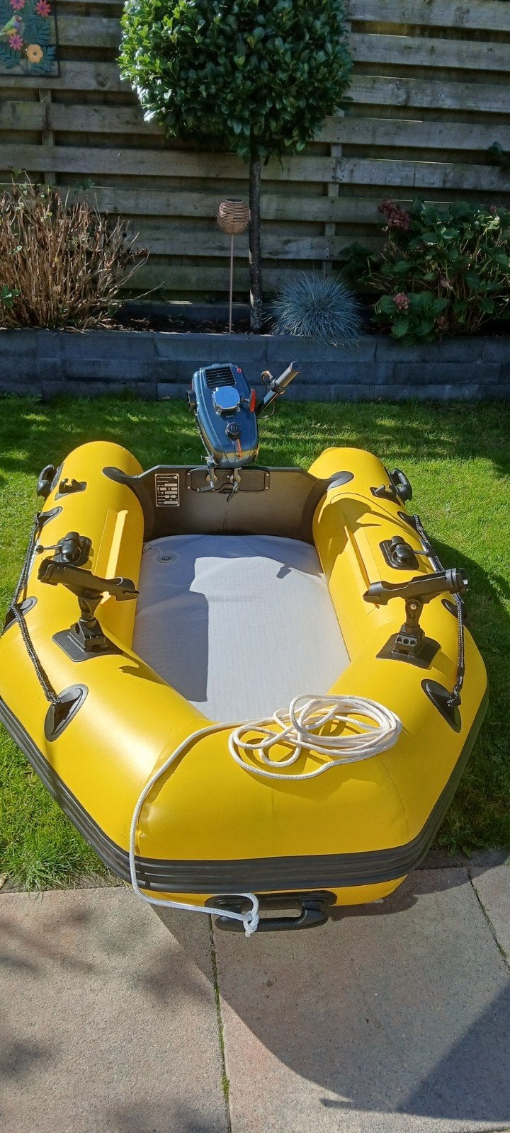 Rubberboot met buitenboordmotor - Zo goed als nieuw, Watersport en Boten, Ophalen of Verzenden, Zo goed als nieuw