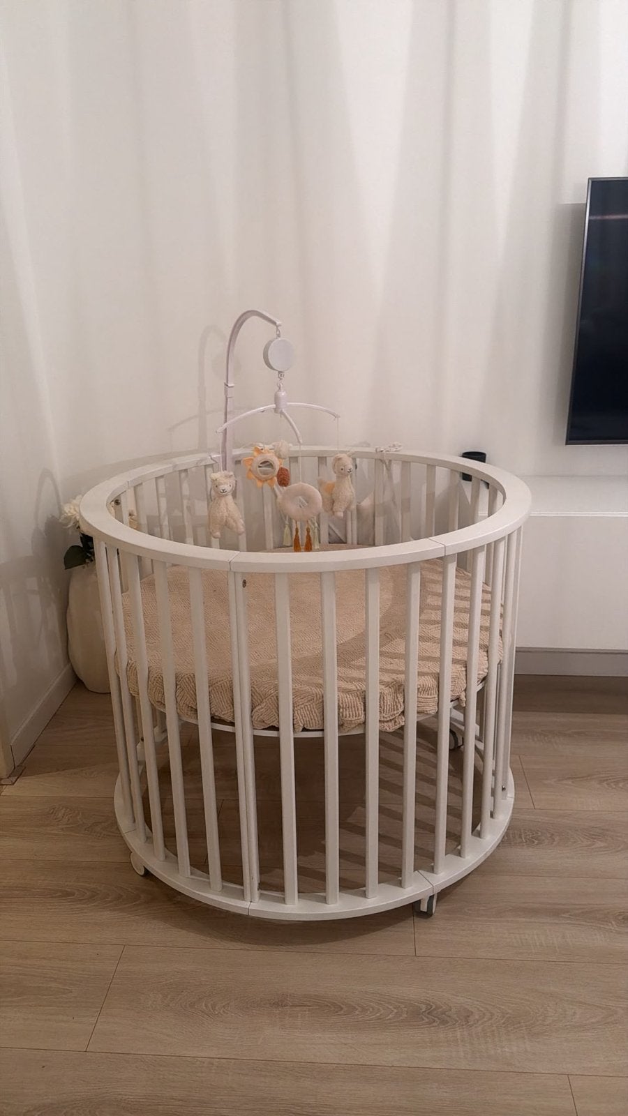 Ronde babybox met opbergzak, muziekmobiel en matras, Ophalen, Zo goed als nieuw, Rond