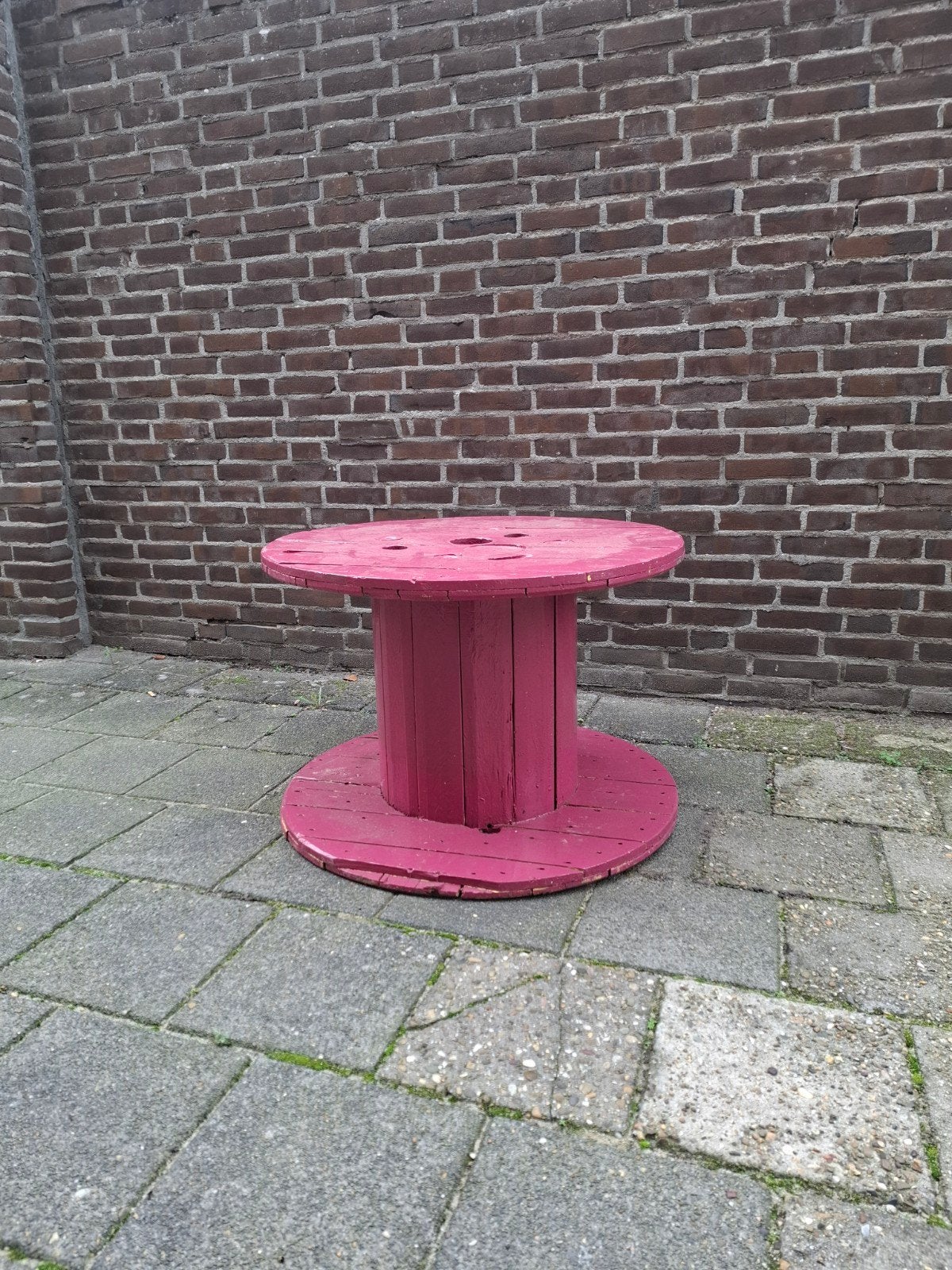 Unieke roze kabelhaspel tafel, Gebruikt, 50 tot 100 cm, Rond, Tot twee personen