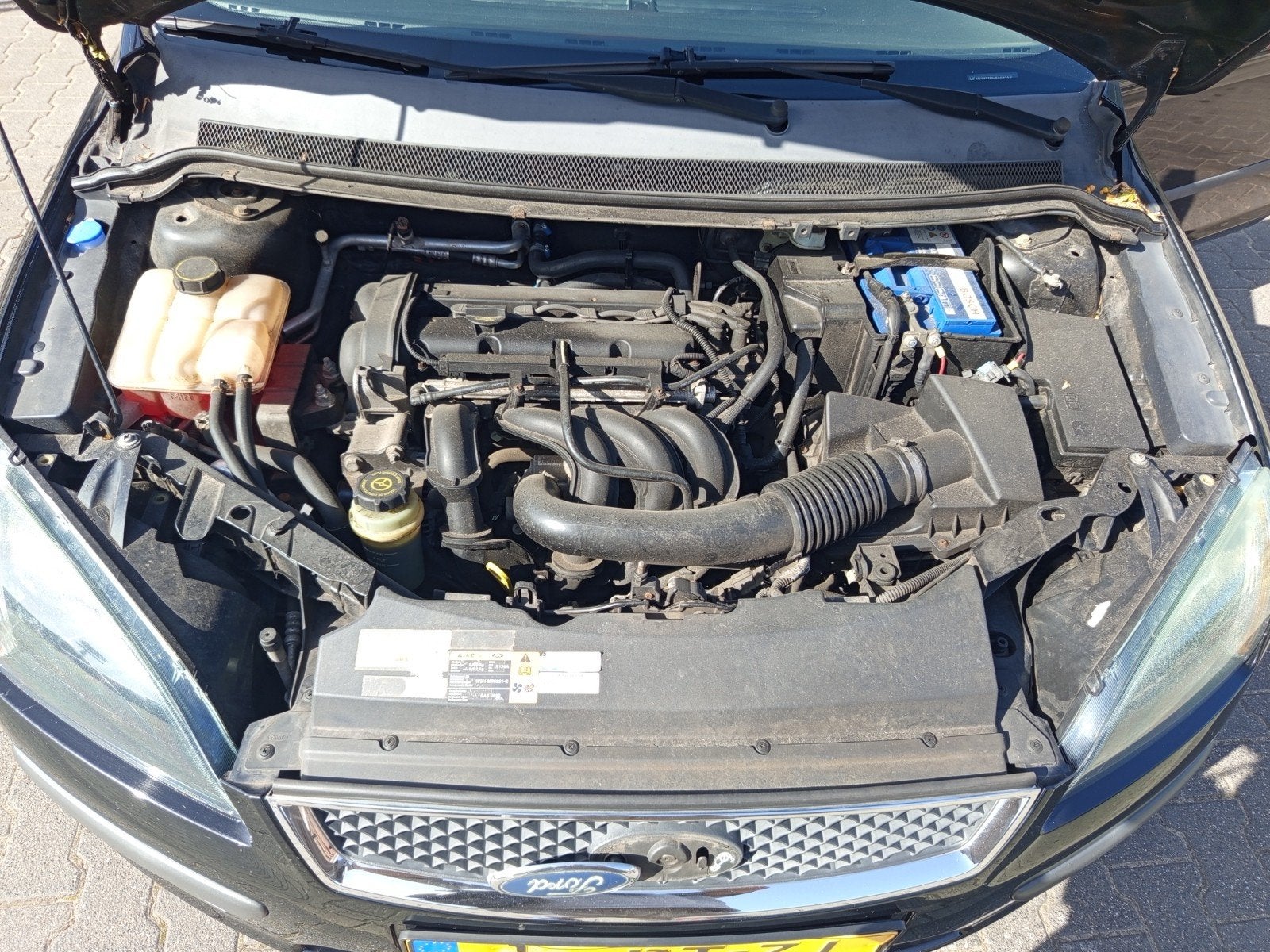 Foto 17 van Ford Focus 1.6 74KW Wagon 2005 Zwart