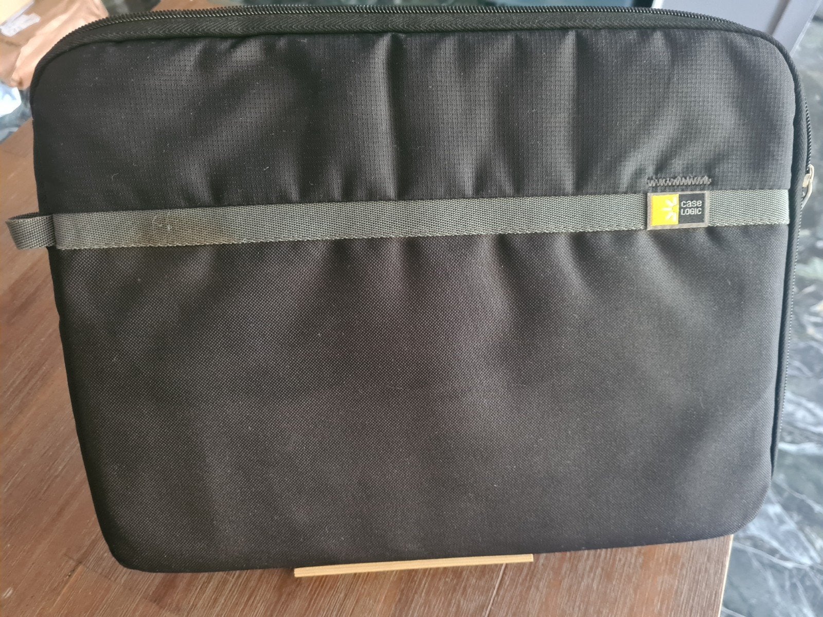 Case Logic Laptophoes 13 inch - Zwart, Gevoerd laptopvak, Ophalen of Verzenden, Zo goed als nieuw, 13 inch