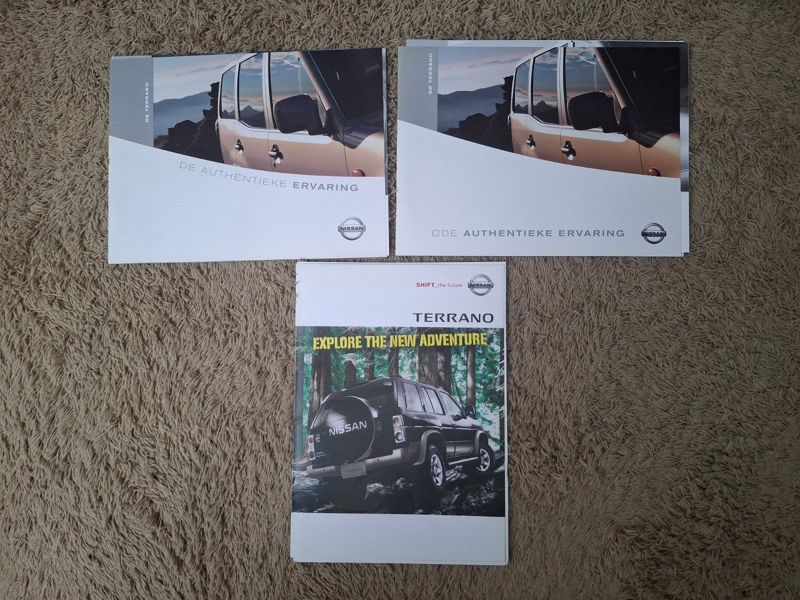 3x autofolder Nissan Terrano, Verzenden, Nissan
