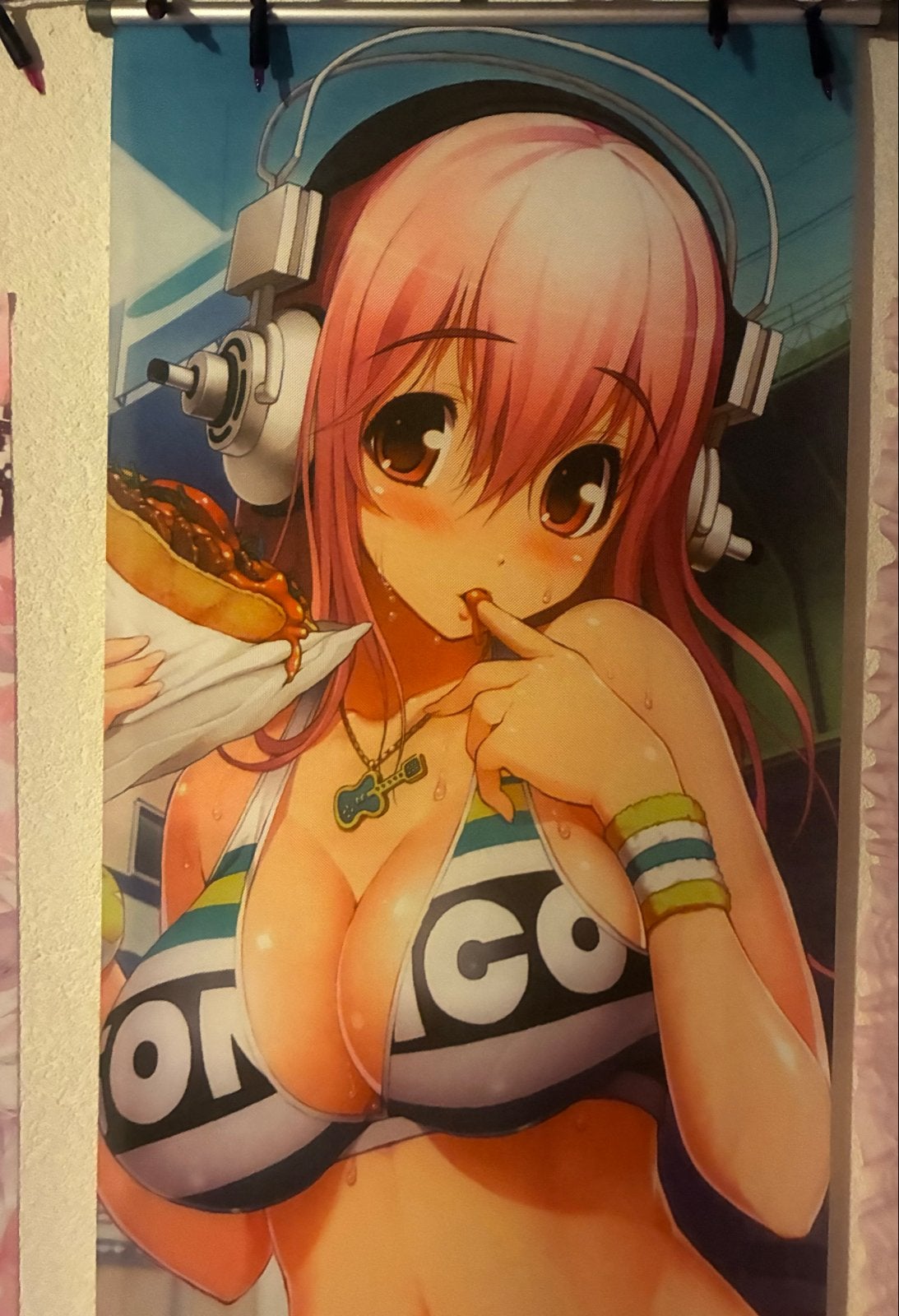 Super Sonico Anime Wandkleed - Decoratief Tapijt, Gebruikt, Meerkleurig, Ophalen of Verzenden, Met ophangsysteem