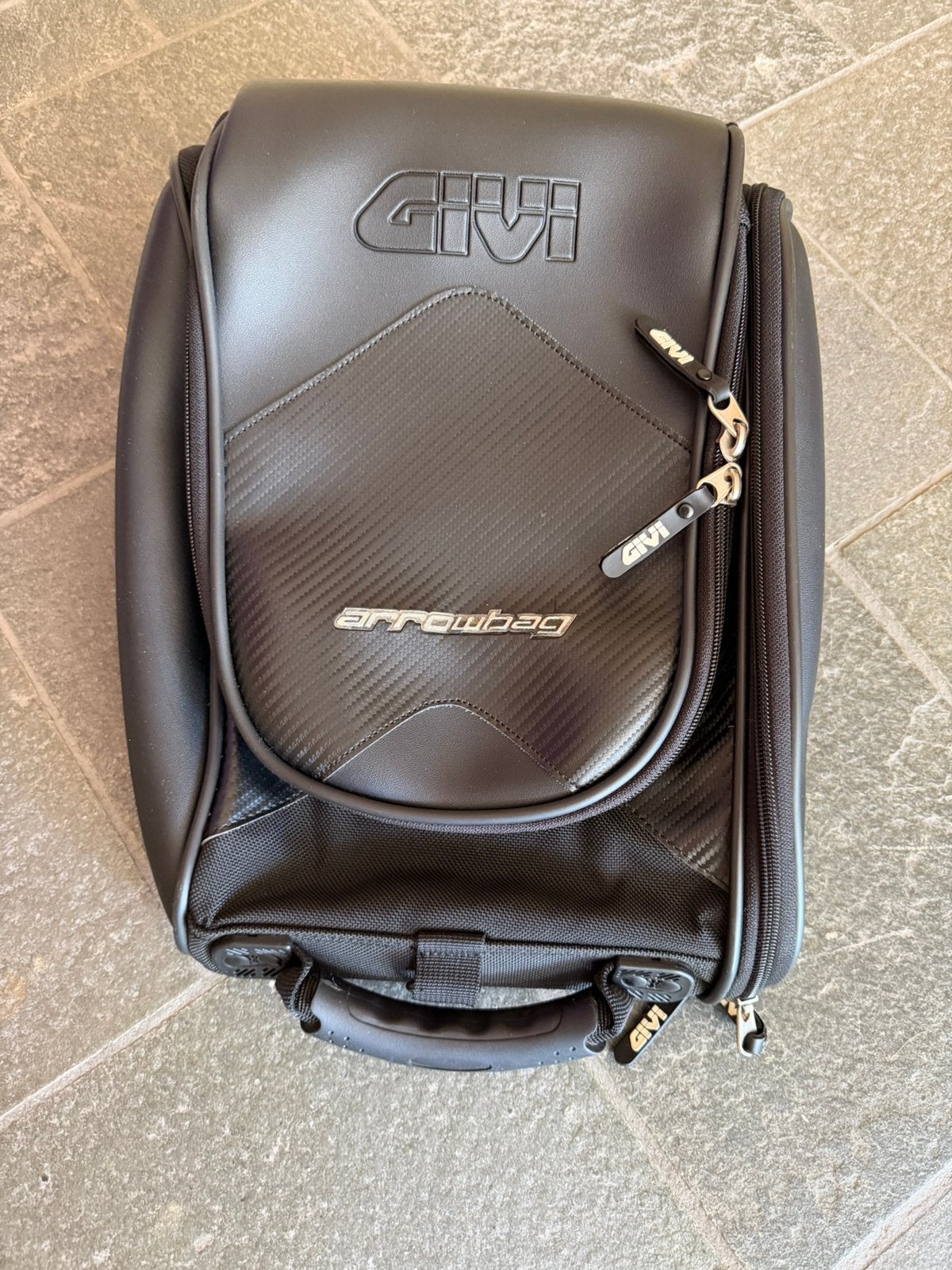 Tanktas GIVI, Ophalen, Nieuw