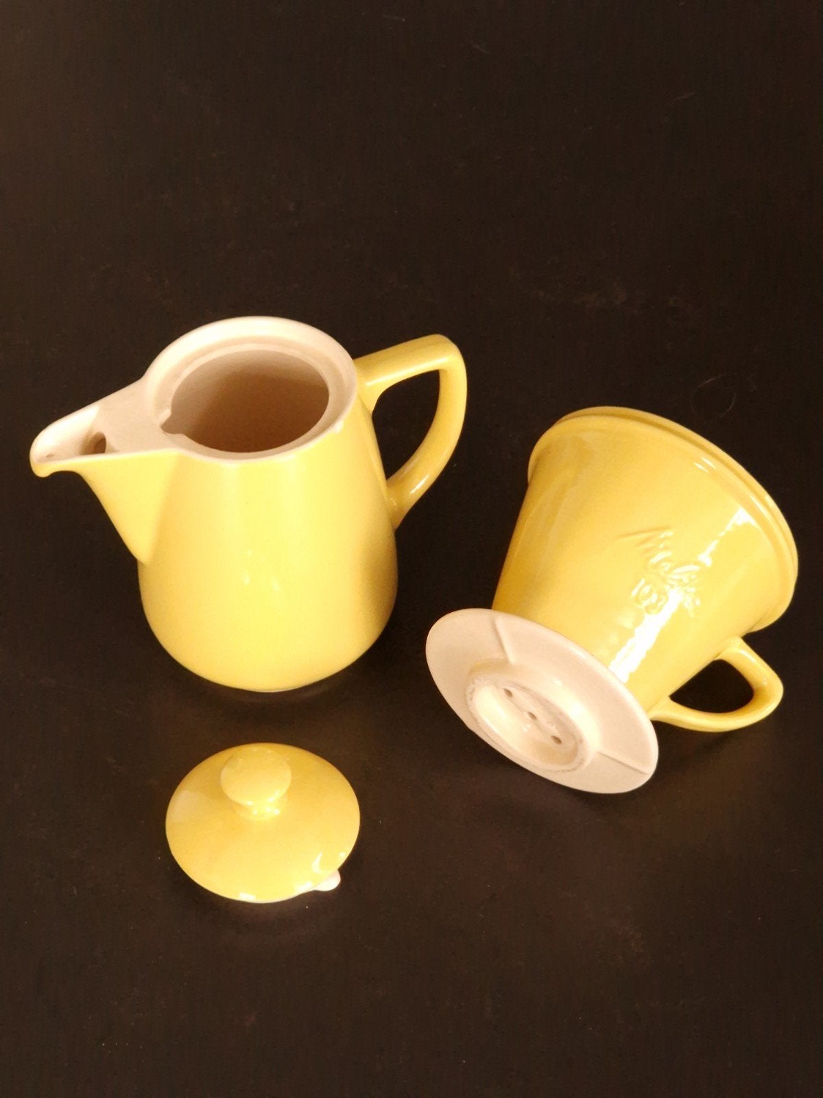 Vintage Melitta 103 koffiekan met filterhouder - Geel, Huis en Inrichting, Ophalen, Overige stijlen, Schaal of Schalen