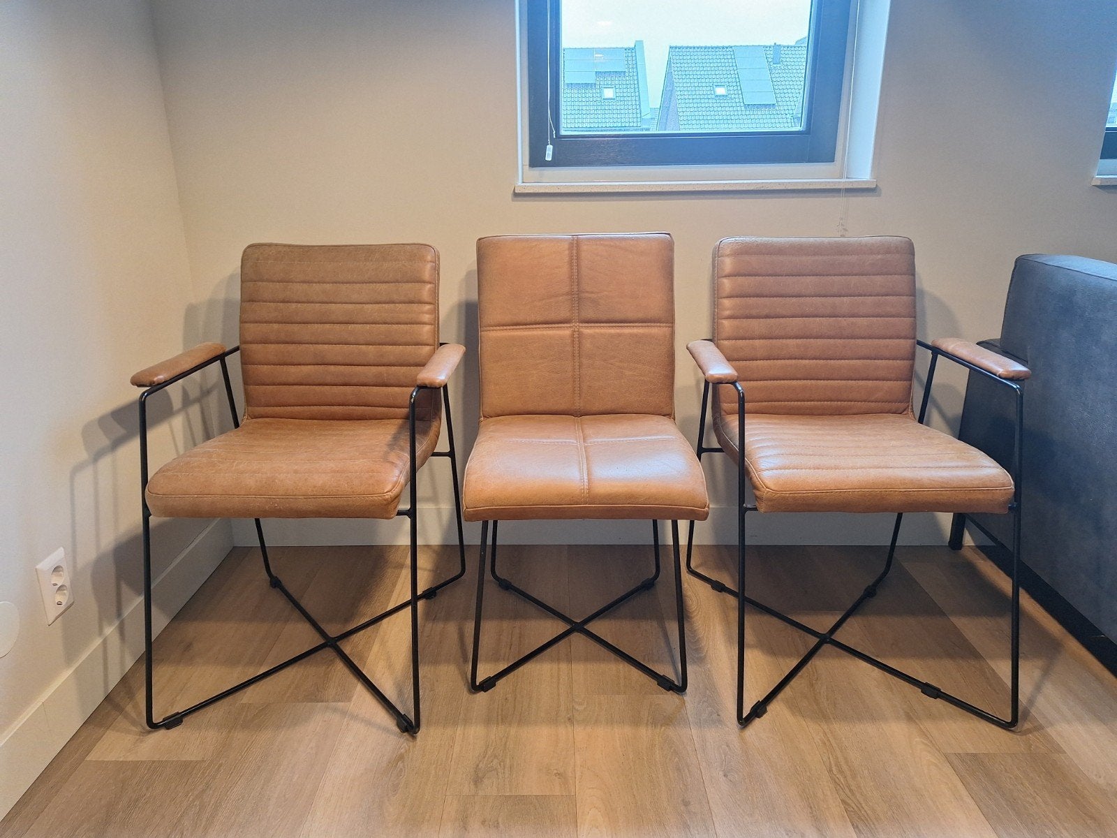 Set van 3 bruine leren eetkamerstoelen met armleuningen, Ophalen, Gebruikt, Industrieel, Vintage, Leer