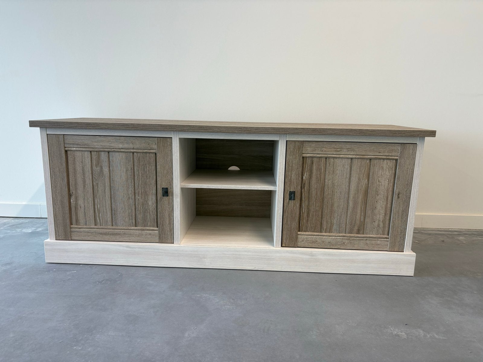 Yumali tv-meubel | Landelijk modern | 2 deuren en open vakke, Ophalen, Gebruikt, Landelijk modern, 100 tot 150 cm