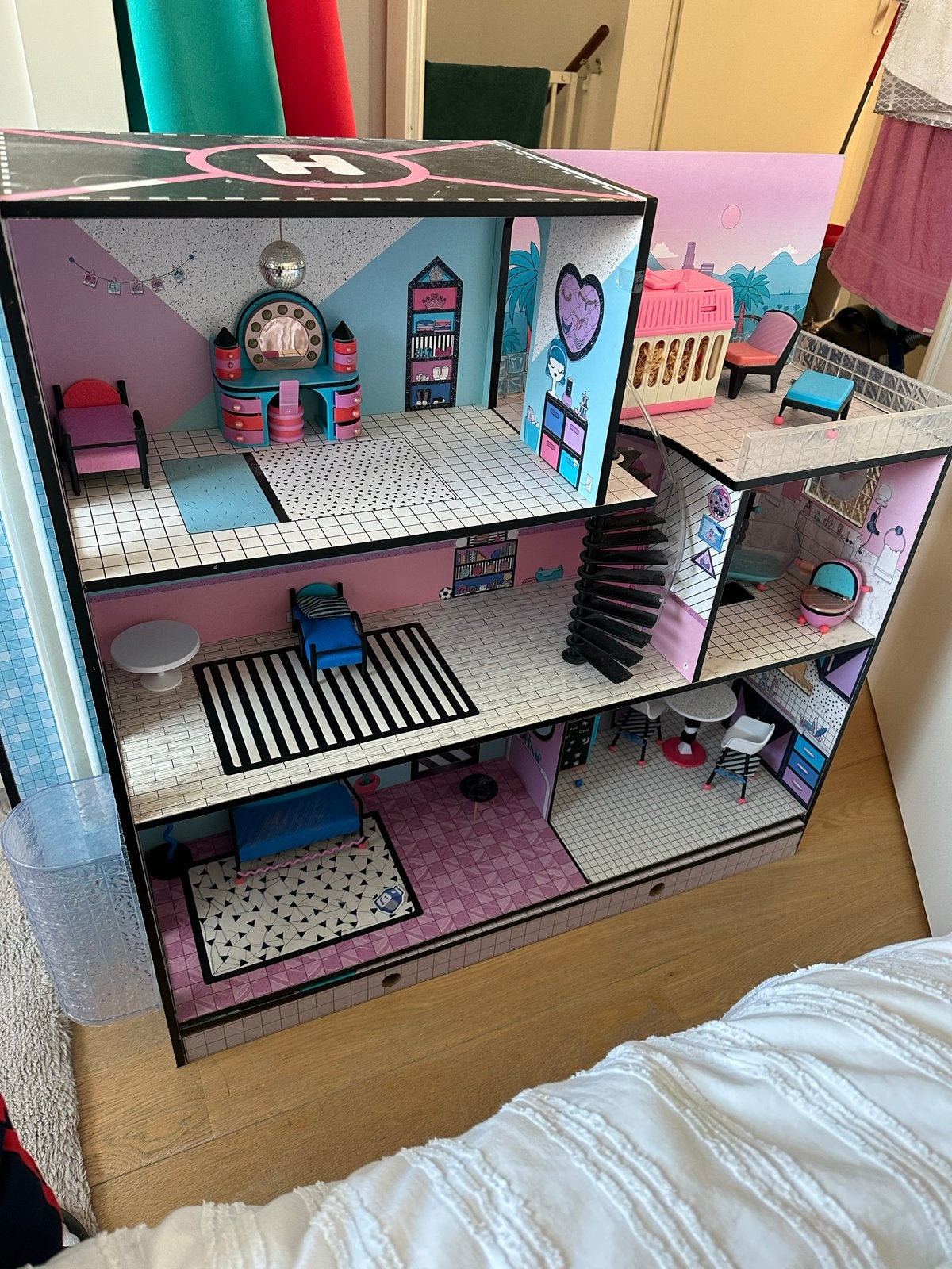Groot L.O.L. Surprise! Poppenhuis met Meubels, Ophalen of Verzenden, Zo goed als nieuw, Overige typen