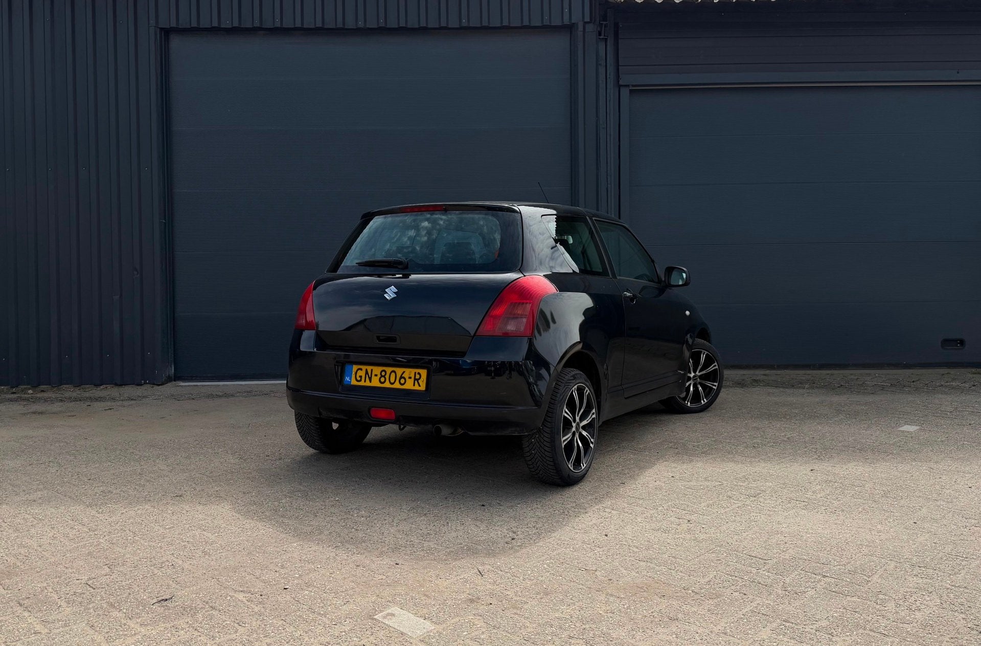Suzuki Swift 1.3 | Gereviseerde Bak | NWE Koppeling | NWE AP, Gebruikt, 31 €/maand, 400 kg, Bedrijf