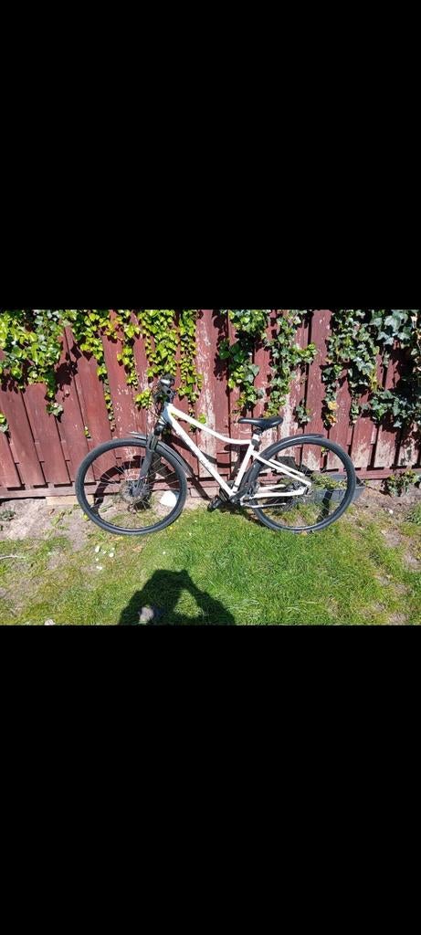 Sportieve B’TWIN Riverside fiets – licht & comfortabel, Fietsen en Brommers, Fietsen | Mountainbikes en ATB, Ophalen, Zo goed als nieuw