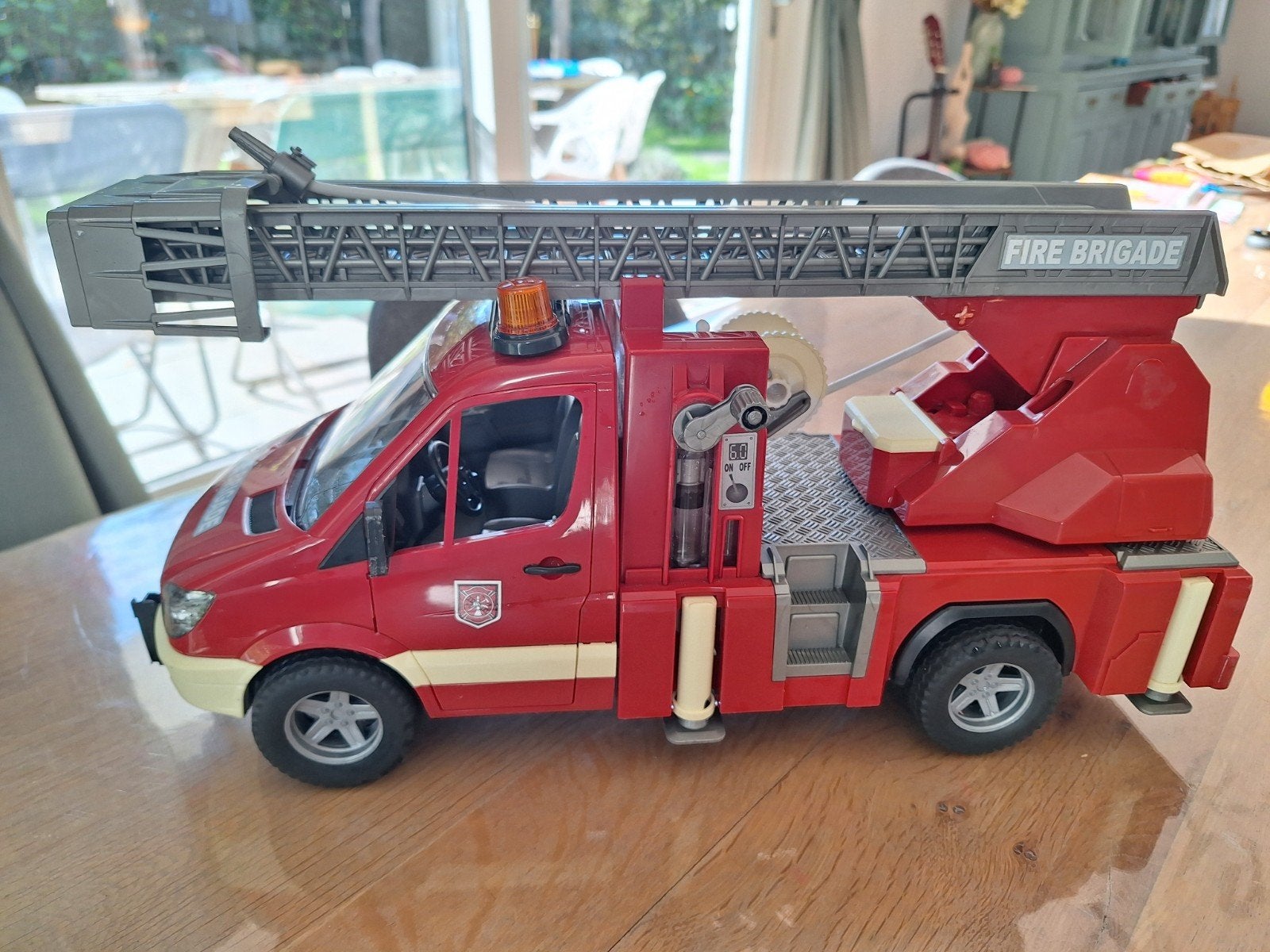 Bruder Brandweerwagen met werkzame spuit., Ophalen, Gebruikt
