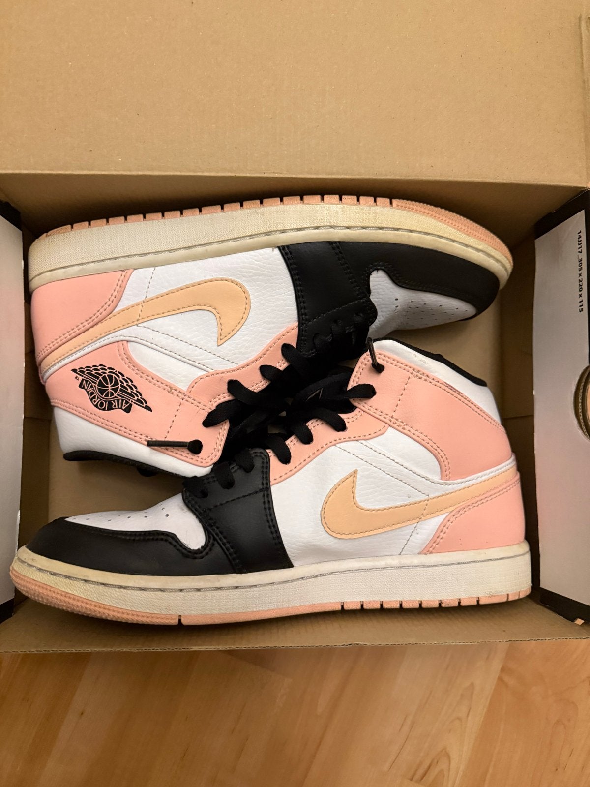Nike Air Jordan 1 Mid Arctic Orange Zwart Wit Roze, Ophalen of Verzenden, Gedragen, Zwart, Sneakers of Gympen
