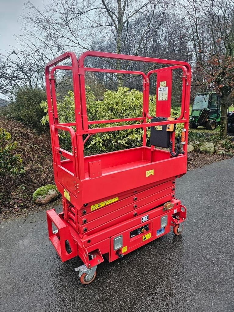 Nieuwe Magni ES0607M hoogwerker , schaarhoogwerker , lift, Zakelijke goederen, Machines en Bouw | Liften, Steigers en Ladders