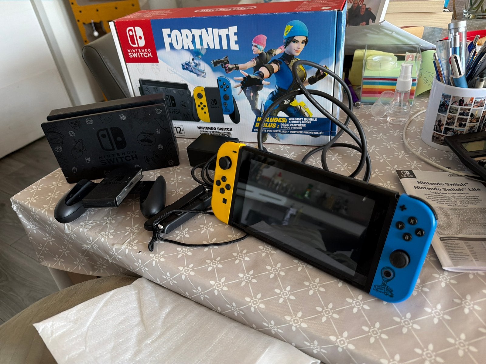 Nintendo Switch Fortnite Special Edition met accessoires, Met games, Met 2 controllers, Ophalen of Verzenden, Zo goed als nieuw
