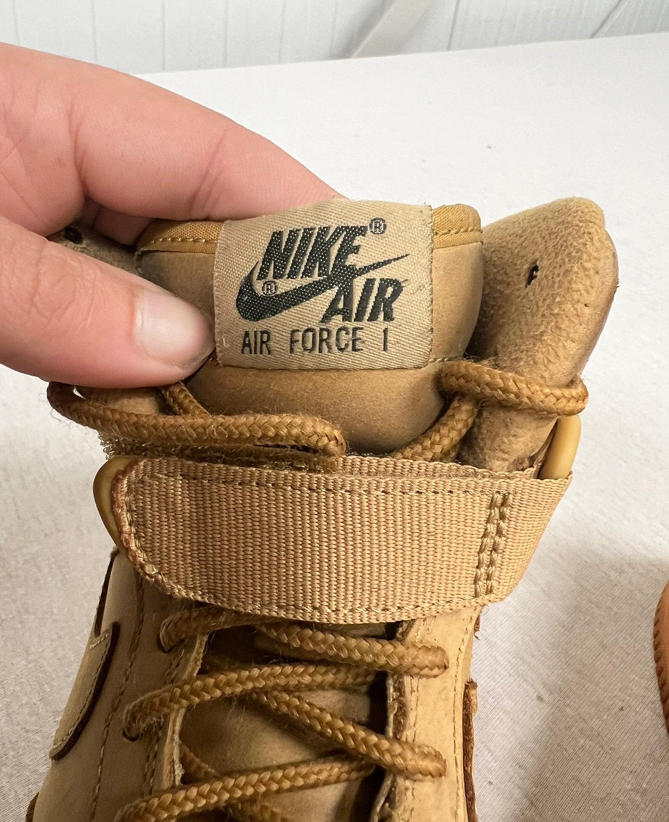 Nike Air Force 1 High GS beige-bruin sneakers maat 36.5, Gebruikt, Schoenen, Ophalen of Verzenden, H