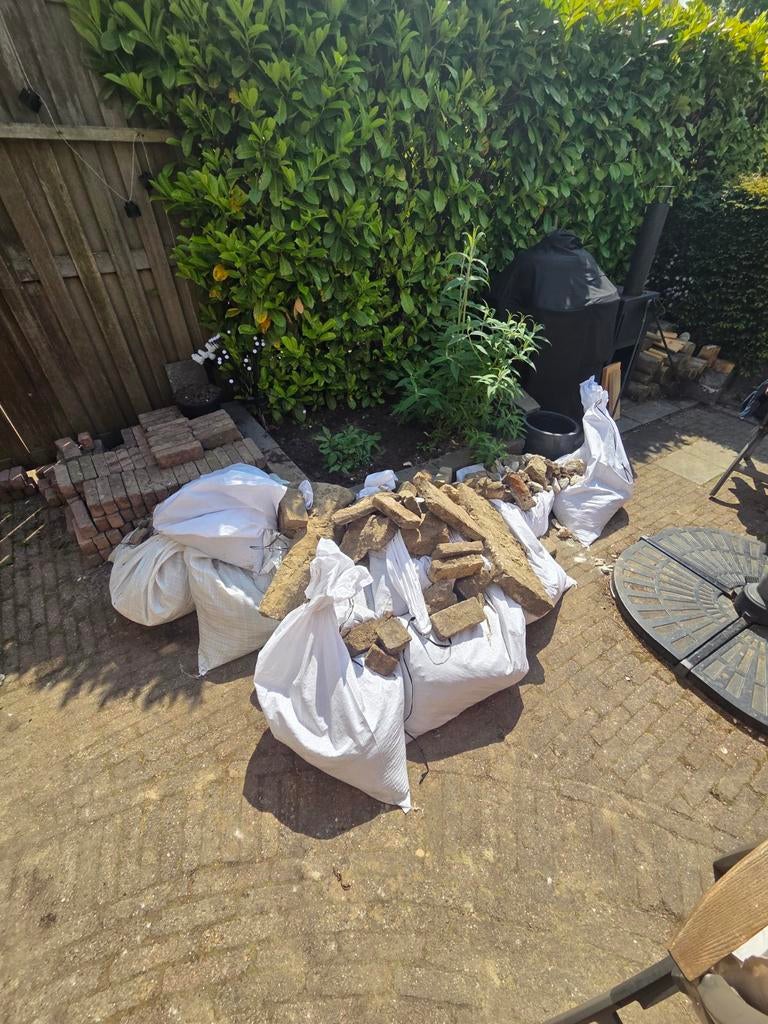 Zakken zand/puin over na klusproject tuin, Ophalen of Verzenden