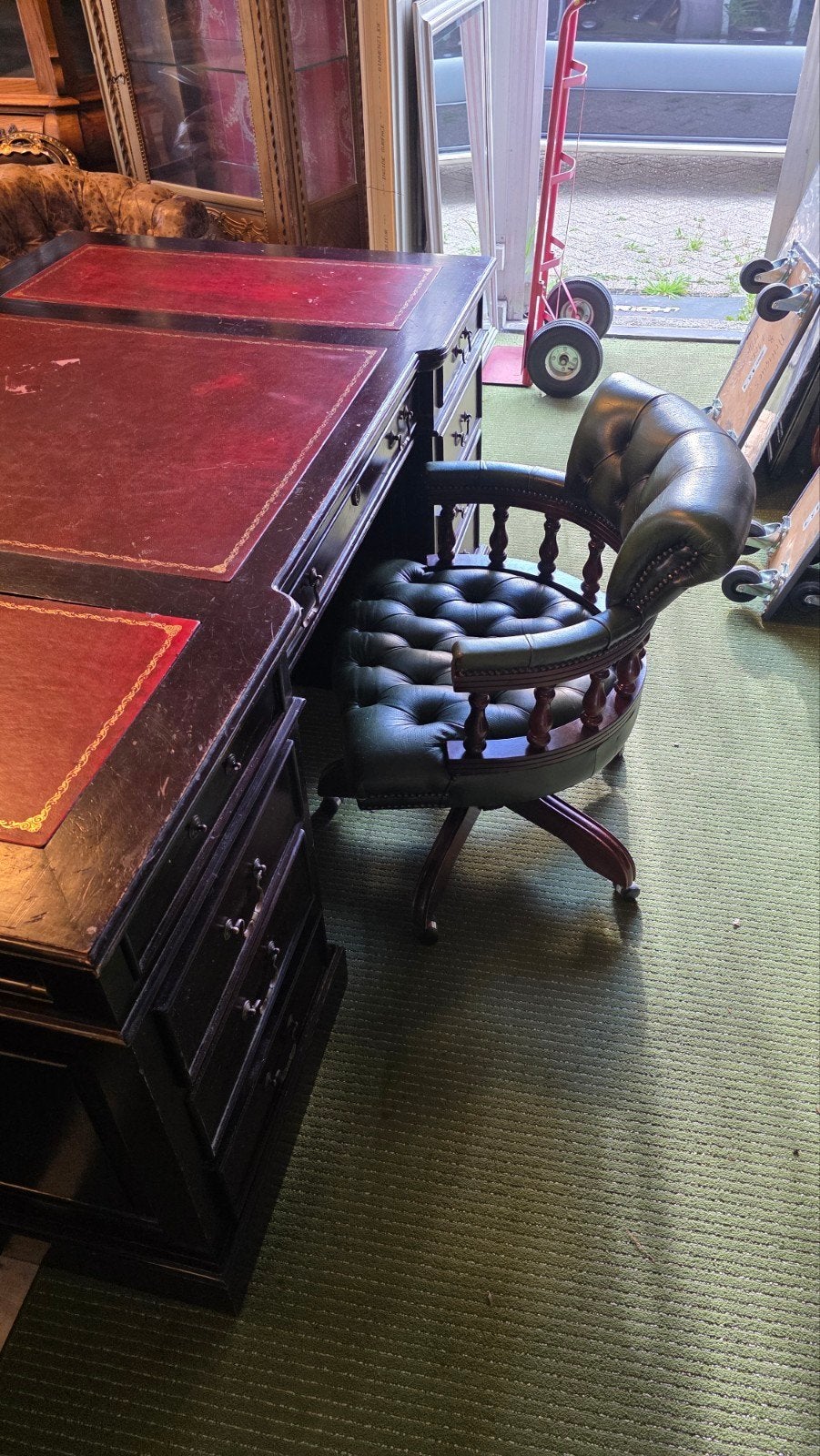 Mahonie  Chesterfield bureau met stoel, Ophalen