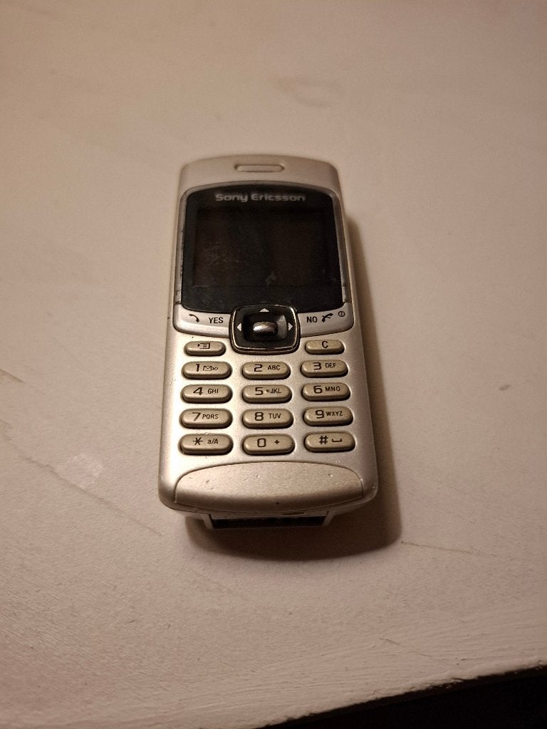 Retro Sony Ericsson 2672/148 type T230 te koop, Verzenden, Geen camera, Overige systemen, Fysiek toetsenbord