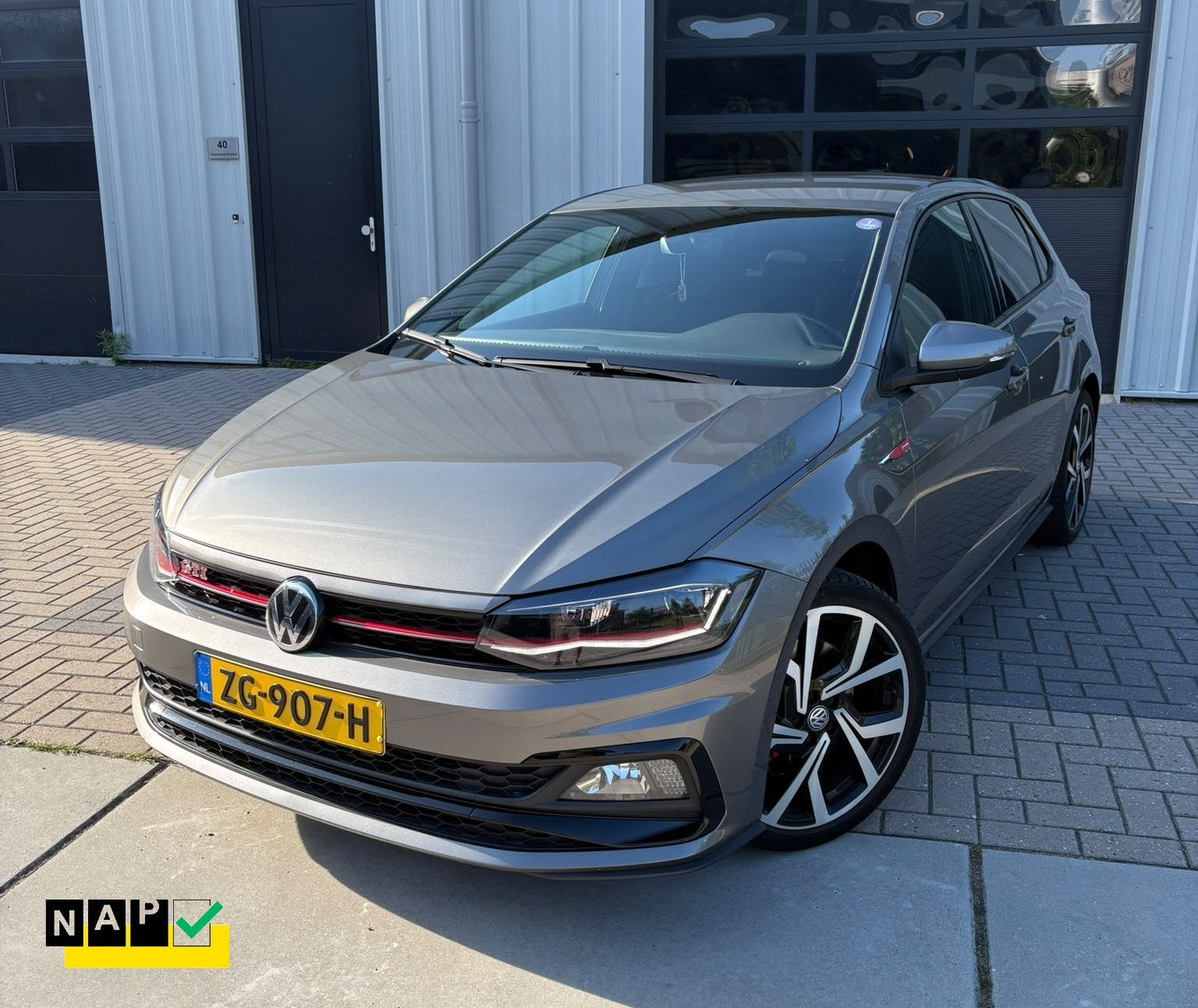 Volkswagen Polo 2.0 GTI LAGE KM 2019 Grijs, Zwart, 1984 cc, 1200 kg, Particulier
