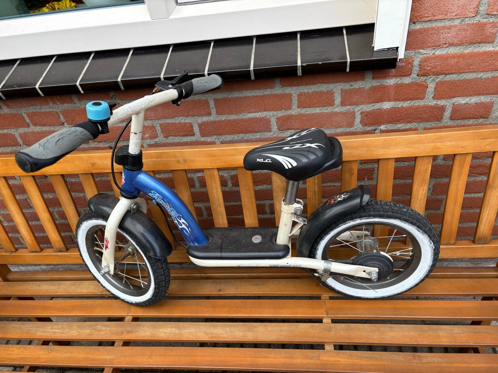 Lloopfiets blauw/wit - perfect voor jonge avonturiers, Ophalen, Gebruikt, Velgrem, 16 tot 20 inch