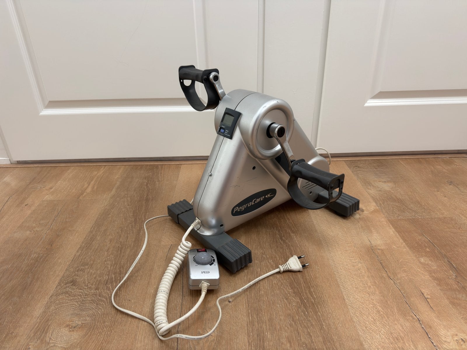 PegroCare Stoelfiets - Compacte Hometrainer, Ophalen, Gebruikt, Armen, Metaal