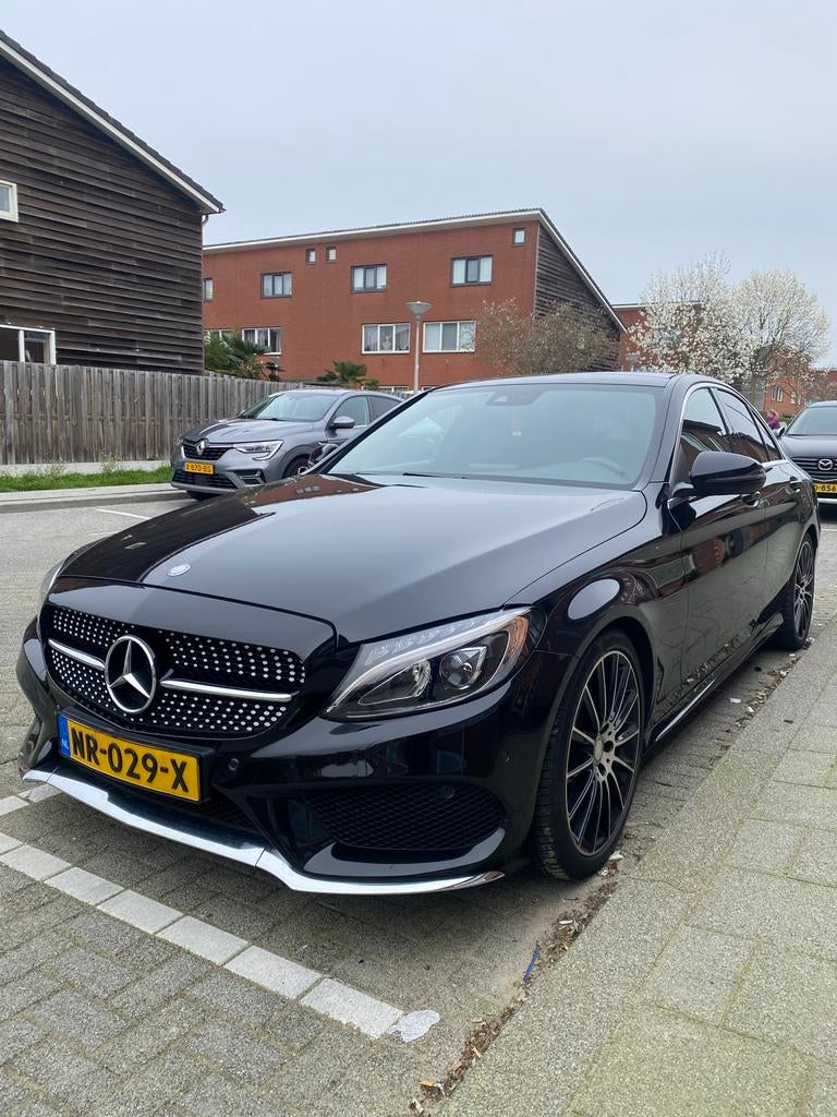 Mercedes-Benz C-Klasse C250 2.0 155KW Aut7 2016 AMG PANO, Automaat, 1800 kg, 4 cilinders, Zwart