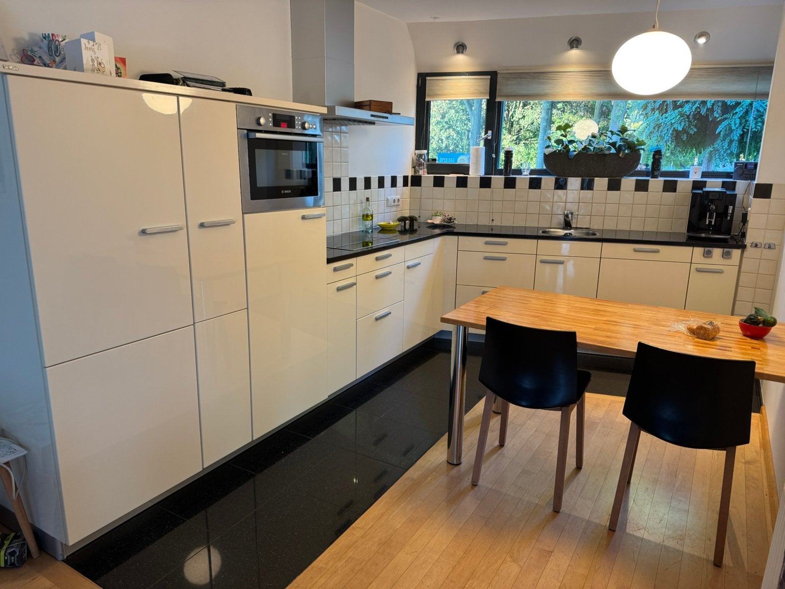 Siematic hoekkeuken met granieten aanrecht