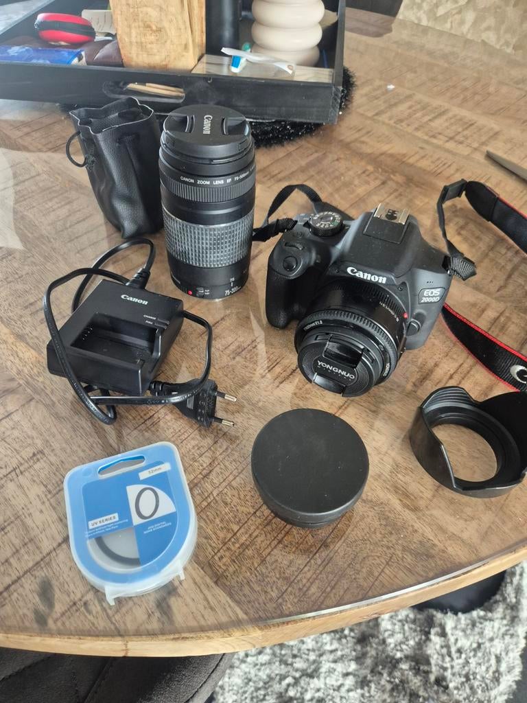 Canon EOS 2000D Spiegelreflexcamera met 2 lenzen en 32GB SD, Gebruikt, Spiegelreflex, Canon, Ophalen of Verzenden