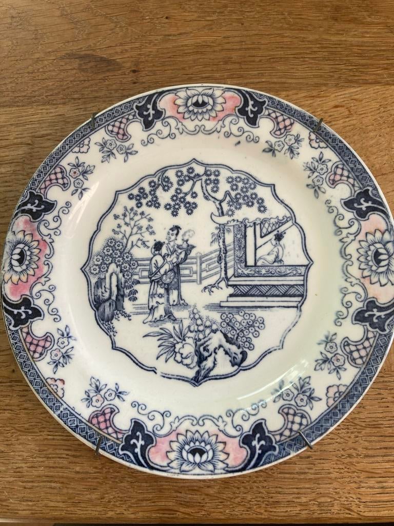 Antiek bord van BF (Boch Frères), Antiek en Kunst, Ophalen of Verzenden