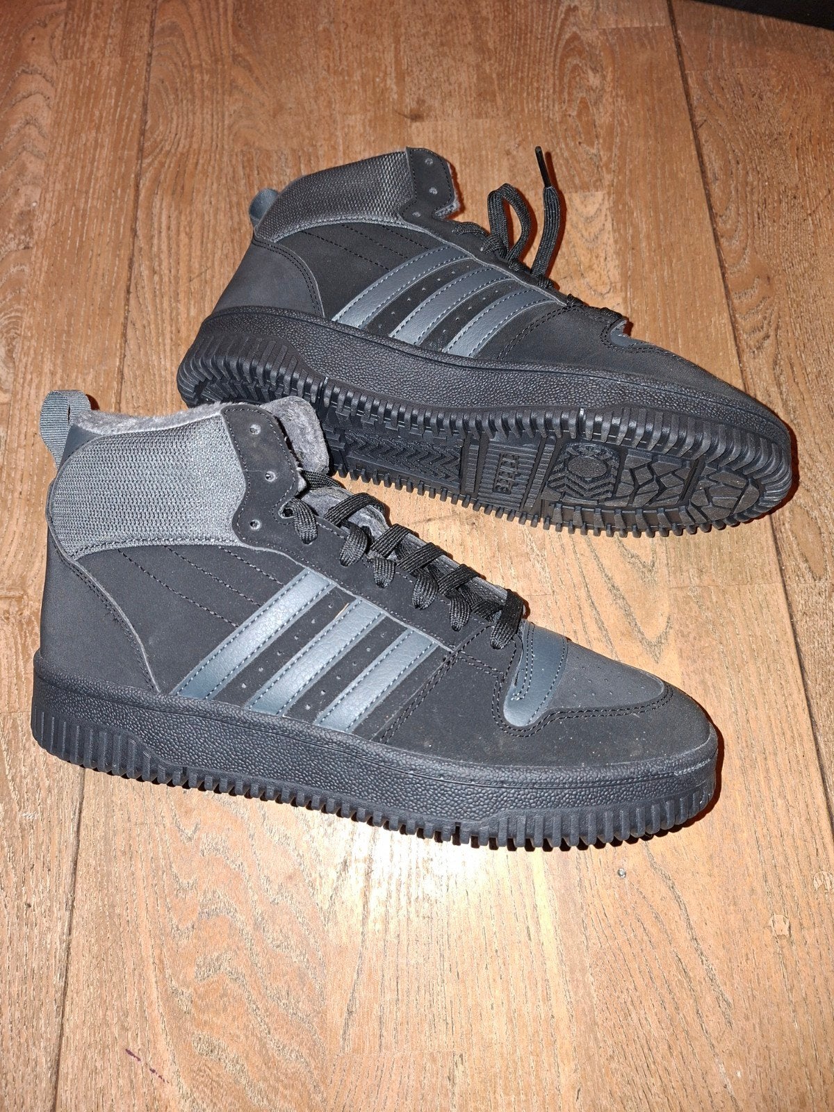 Dames adidas winter sneakers zwart maat 39 1/3 nieuw, Adidas, Zwart, Nieuw, Ophalen of Verzenden